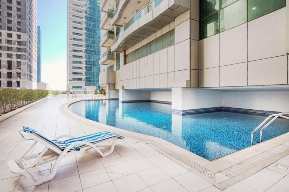 Tiger Tower Aparthotel Дубай Екстериор снимка